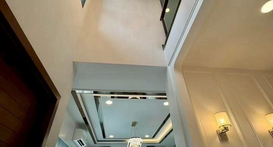 À louer et à vendre 4 chambres maison à Bang Phli, Samut Prakan