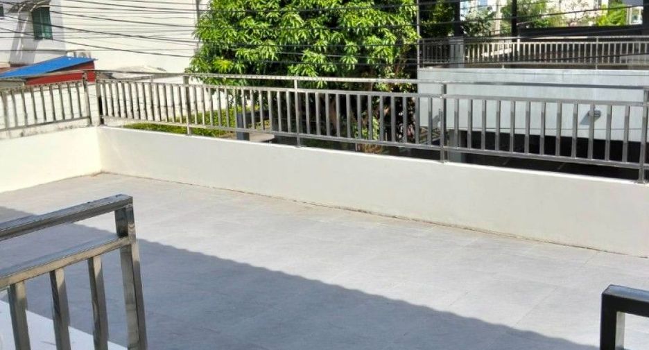 For sale 4 bedrooms house in Bang Phli, Samut Prakan