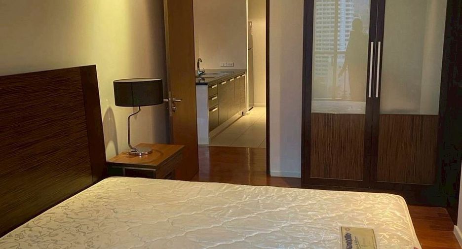 For rent 2 bedrooms condo in Khlong Toei, Bangkok