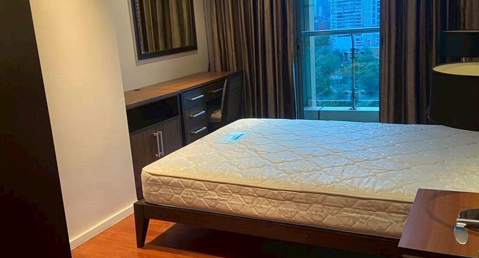 For rent 2 bedrooms condo in Khlong Toei, Bangkok
