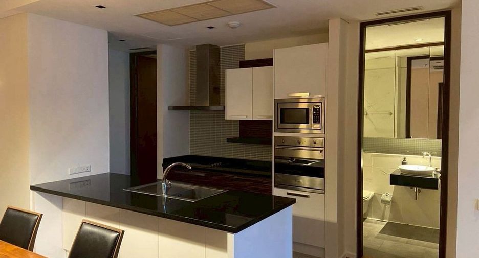 For rent 2 bedrooms condo in Khlong Toei, Bangkok