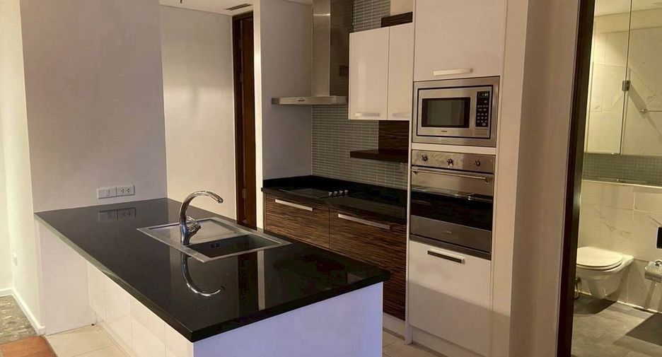 For rent 2 bedrooms condo in Khlong Toei, Bangkok