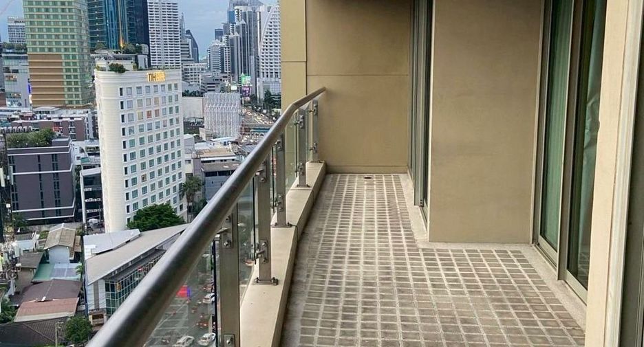For rent 2 bedrooms condo in Khlong Toei, Bangkok