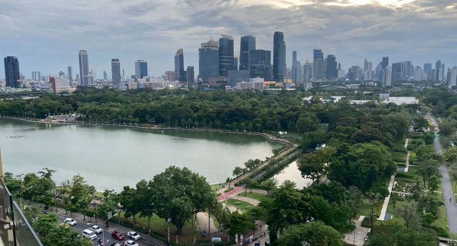 For rent 2 bedrooms condo in Khlong Toei, Bangkok