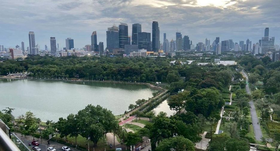 For rent 2 bedrooms condo in Khlong Toei, Bangkok