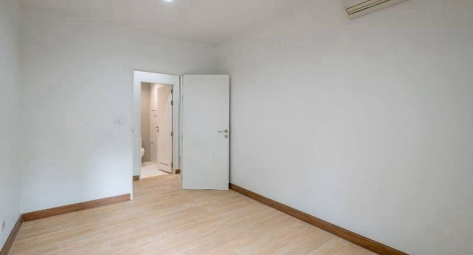 Продажа 2 спальни кондо в Кхлонг Тоеи, Бангкок