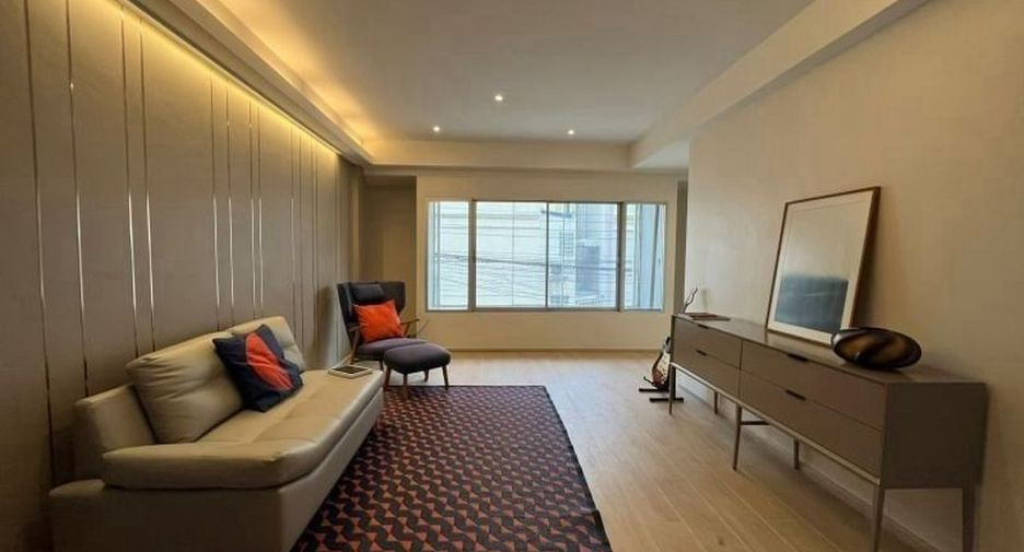 For sale 3 bedrooms townhouse in Phra Khanong, Bangkok