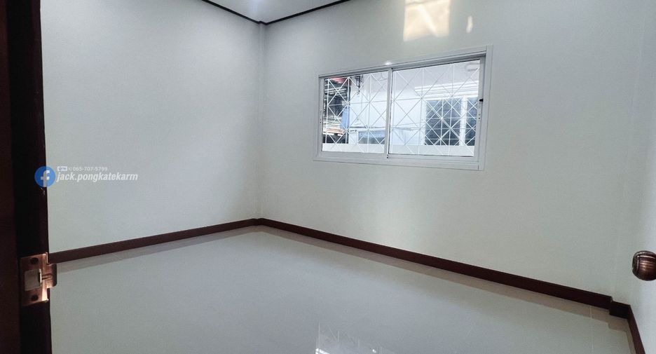 For sale 5 bedrooms house in Mueang Sa Kaeo, Sa Kaeo