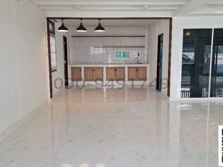 Casa en alquiler de 4 habitaciones en Lat Phrao, Bangkok