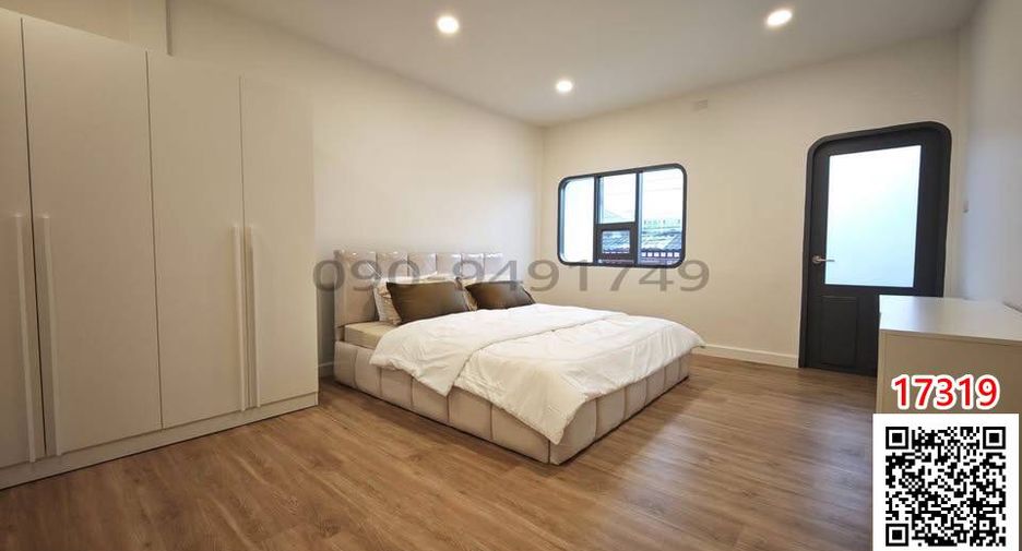 For rent 3 bedrooms townhouse in Lat Phrao, Bangkok