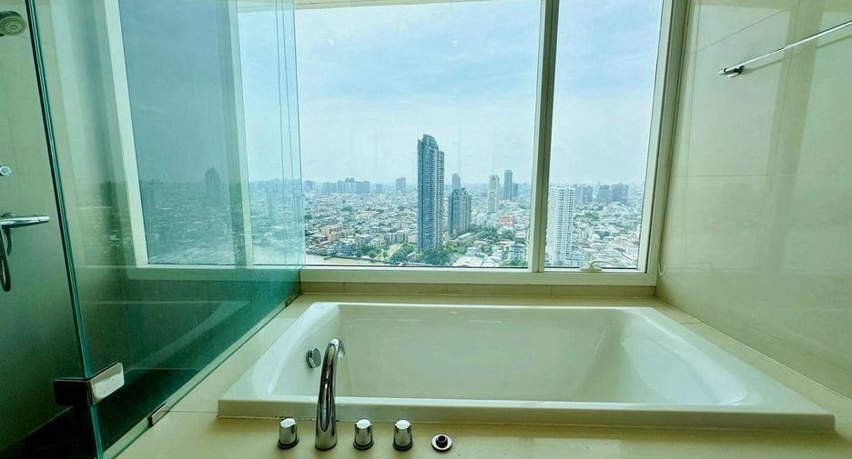 Condo en alquiler de 3 habitaciones en Bang Kho Laem, Bangkok