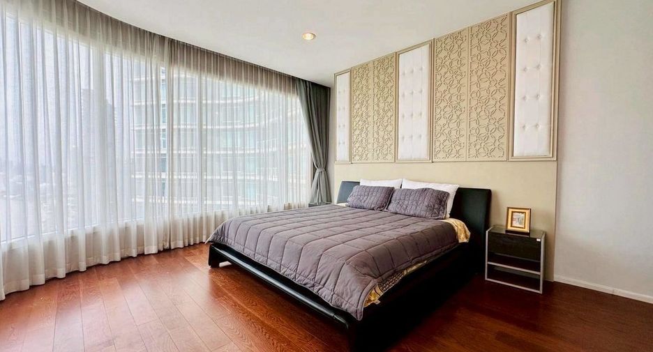 Condo en alquiler de 3 habitaciones en Bang Kho Laem, Bangkok