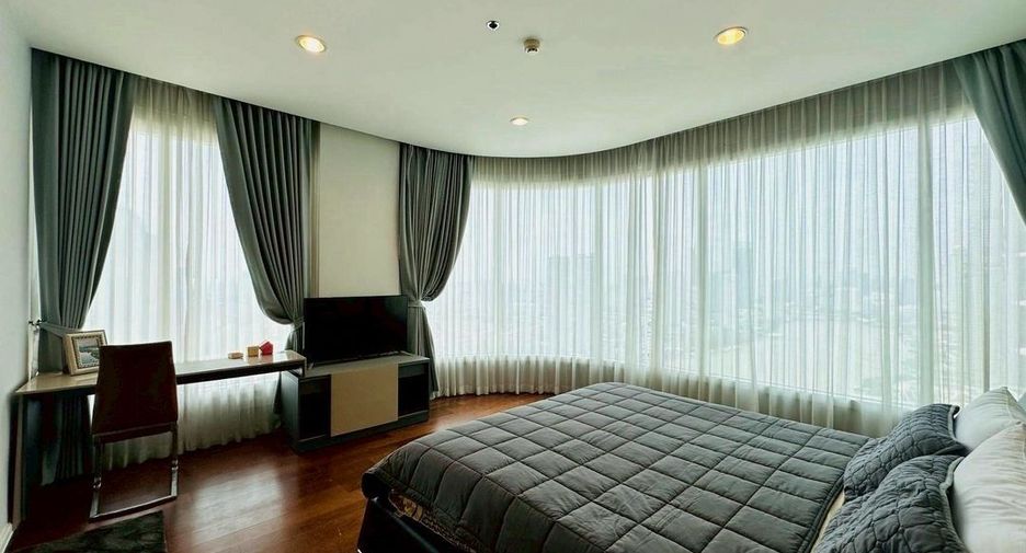 Condo en alquiler de 3 habitaciones en Bang Kho Laem, Bangkok