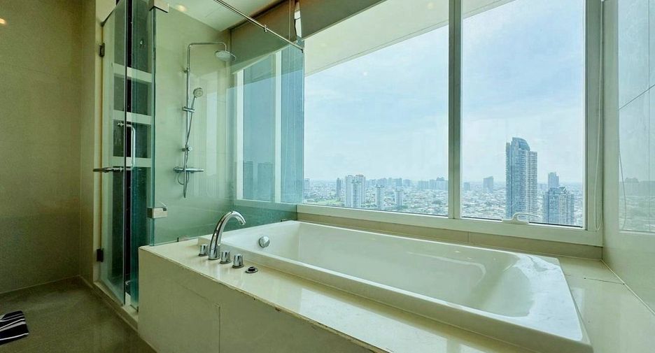 Condo en alquiler de 3 habitaciones en Bang Kho Laem, Bangkok