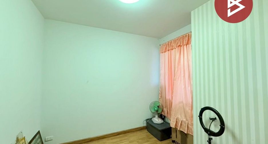 Casa adosada en venta de 4 habitaciones en Khlong Sam Wa, Bangkok