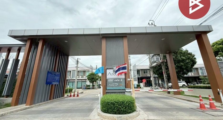 Casa adosada en venta de 4 habitaciones en Khlong Sam Wa, Bangkok