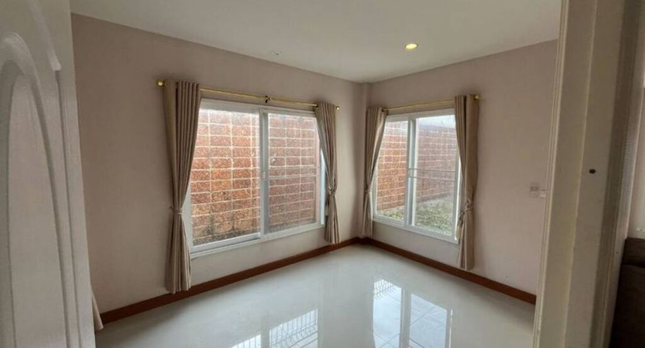 For rent 4 bedrooms house in Bang Khae, Bangkok