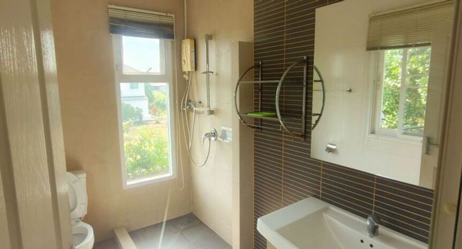 For rent 4 bedrooms house in Bang Khae, Bangkok