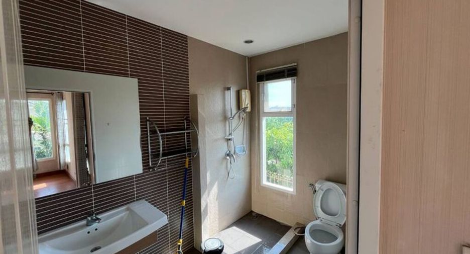 For rent 4 bedrooms house in Bang Khae, Bangkok