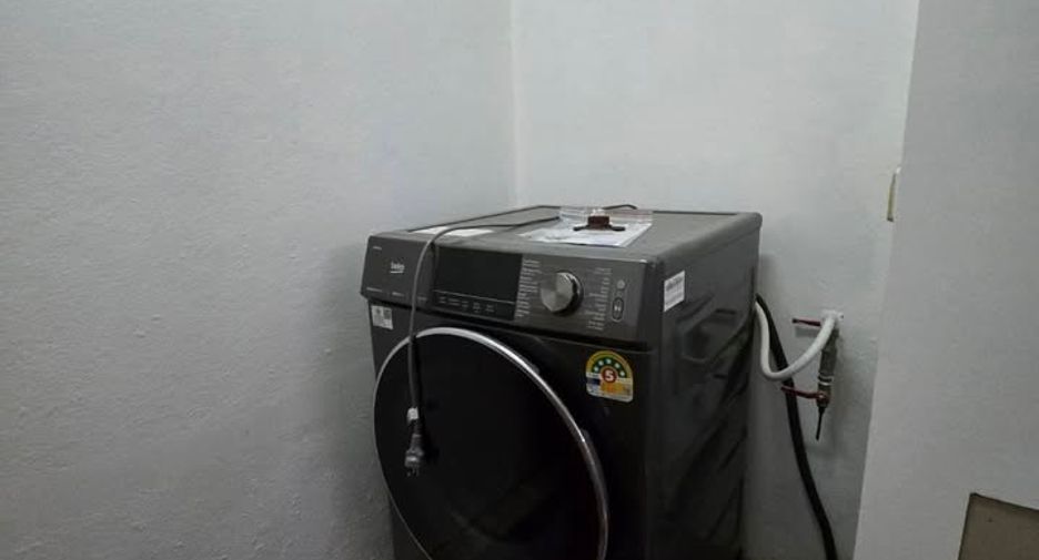 For rent 2 bedrooms condo in Pathum Wan, Bangkok