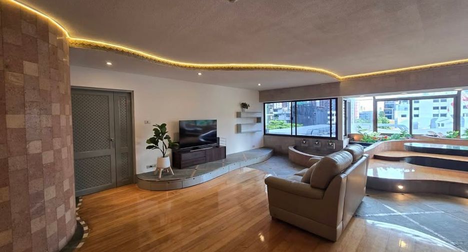 For rent 2 bedrooms condo in Pathum Wan, Bangkok