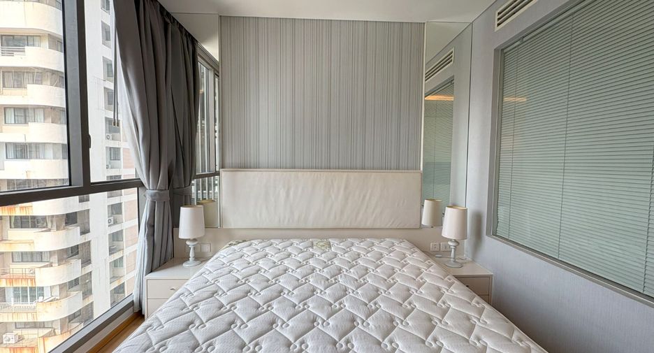 For sale 1 bed condo in Khlong Toei, Bangkok