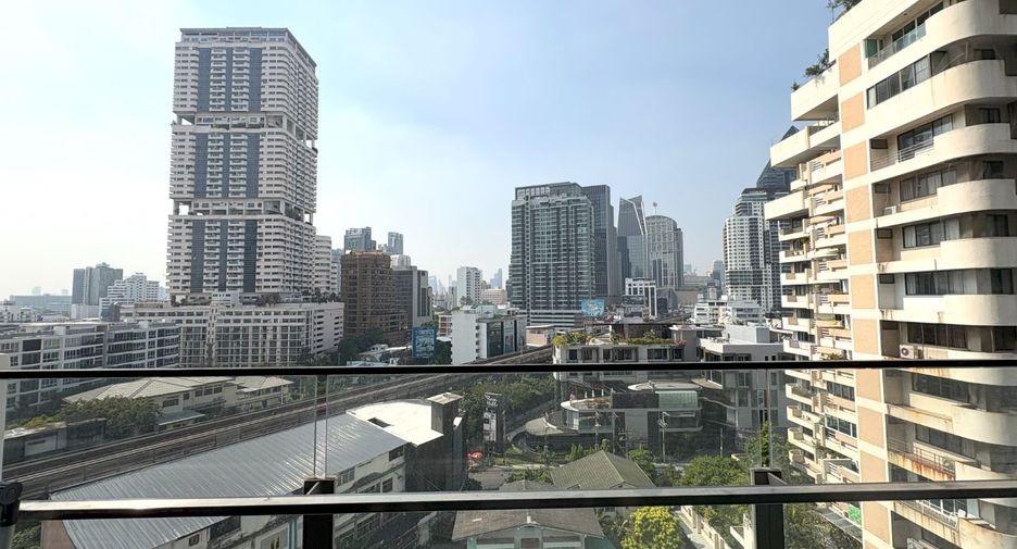 For sale 1 bed condo in Khlong Toei, Bangkok