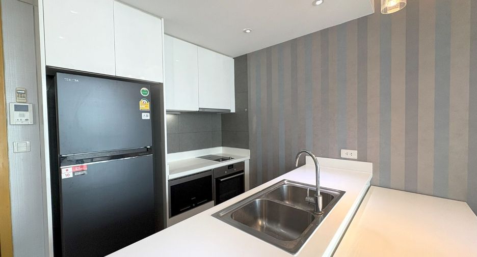 For sale 1 bed condo in Khlong Toei, Bangkok