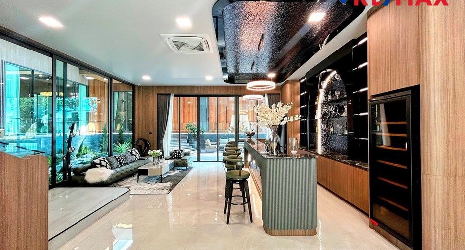 For sale 5 bedrooms house in East Pattaya, Pattaya