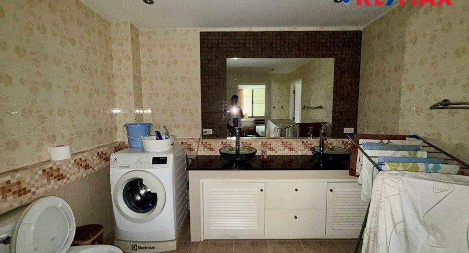 For sale 3 bedrooms house in Pratumnak, Pattaya