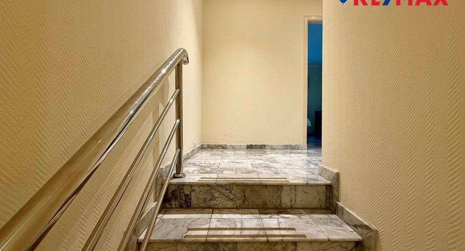 For sale 3 bedrooms house in Pratumnak, Pattaya