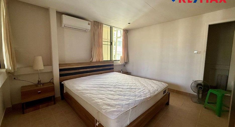 For sale 3 bedrooms house in Pratumnak, Pattaya