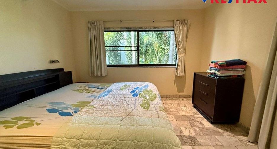 For sale 3 bedrooms house in Pratumnak, Pattaya