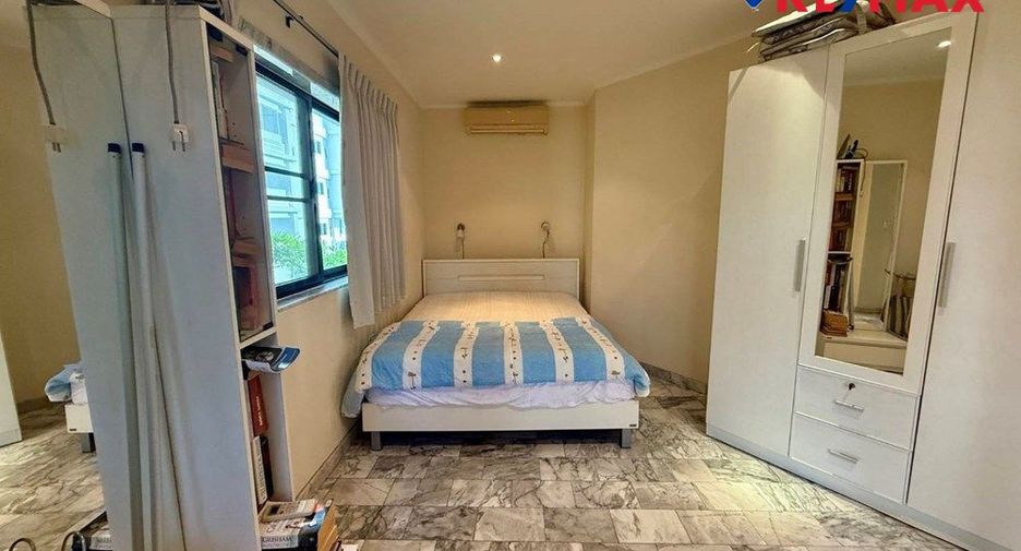 For sale 3 bedrooms house in Pratumnak, Pattaya