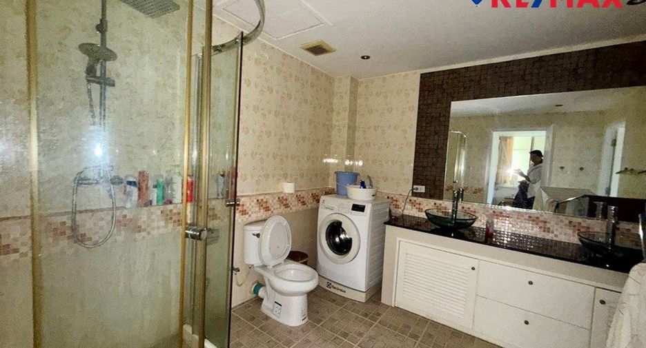 For sale 3 bedrooms house in Pratumnak, Pattaya