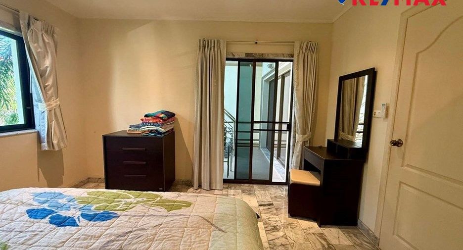For sale 3 bedrooms house in Pratumnak, Pattaya