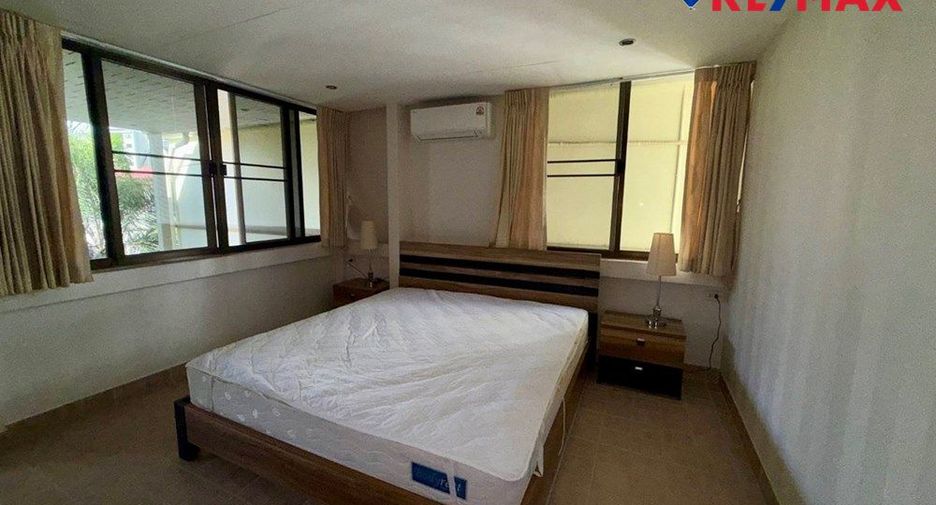 For sale 3 bedrooms house in Pratumnak, Pattaya