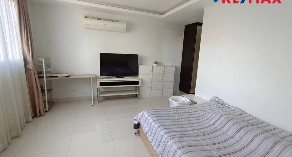 For sale 3 bedrooms condo in North Pattaya, Pattaya
