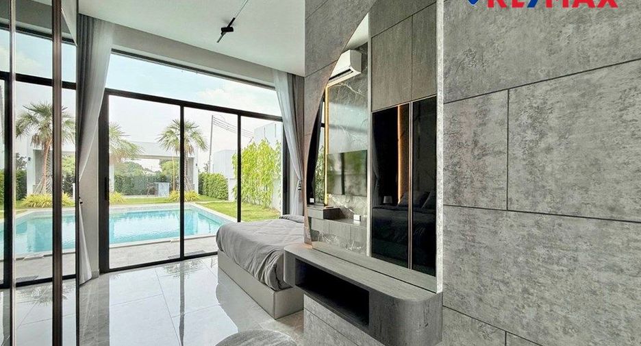For sale 4 bedrooms house in East Pattaya, Pattaya