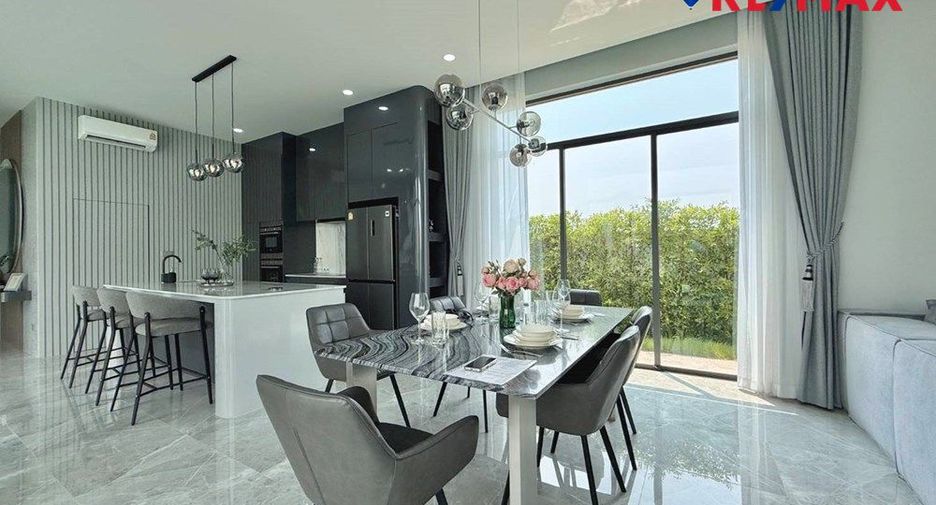 For sale 4 bedrooms house in East Pattaya, Pattaya