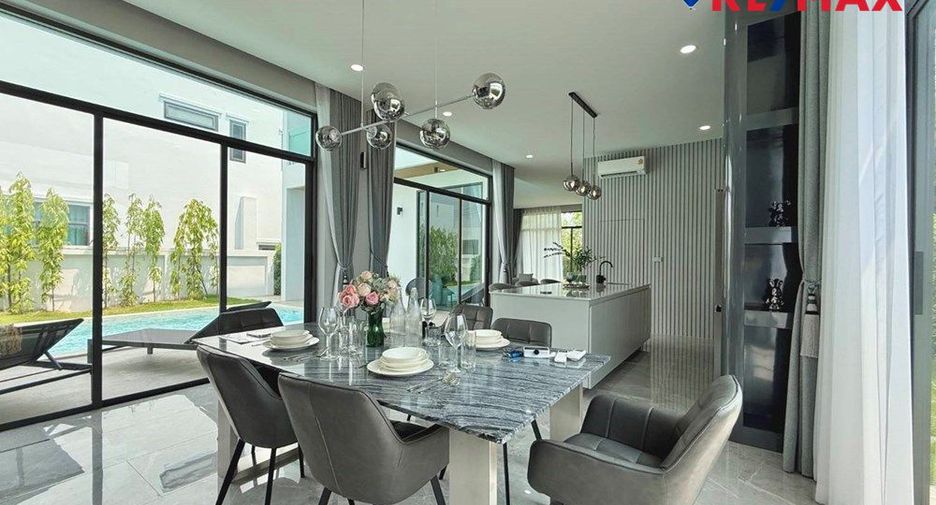 For sale 4 bedrooms house in East Pattaya, Pattaya