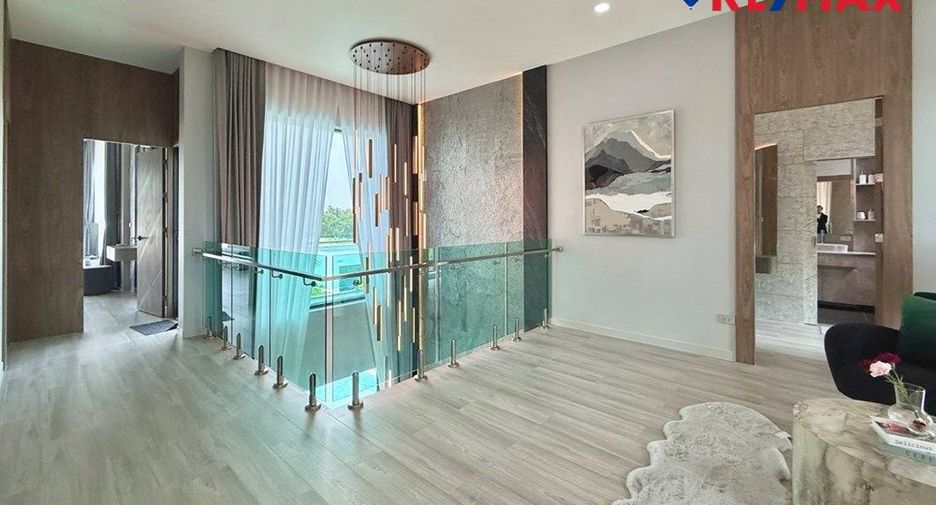 For sale 4 bedrooms house in East Pattaya, Pattaya