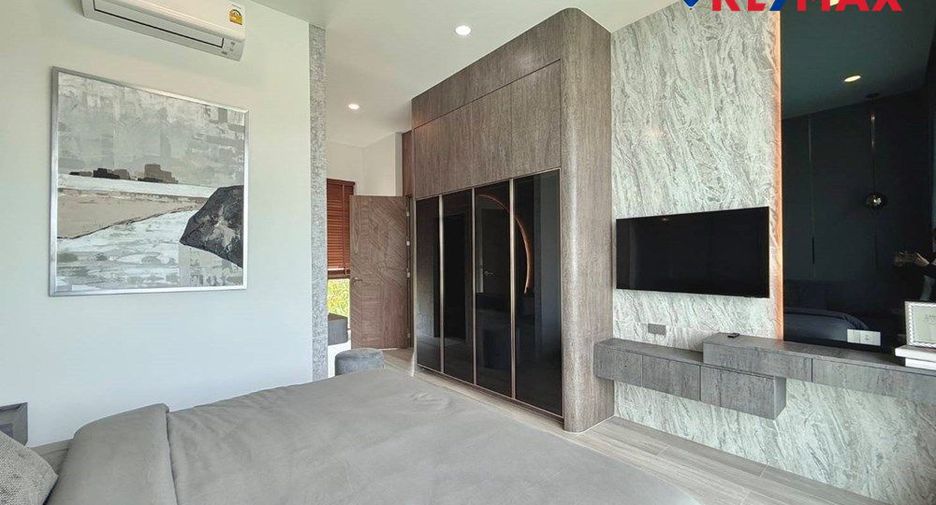 For sale 4 bedrooms house in East Pattaya, Pattaya