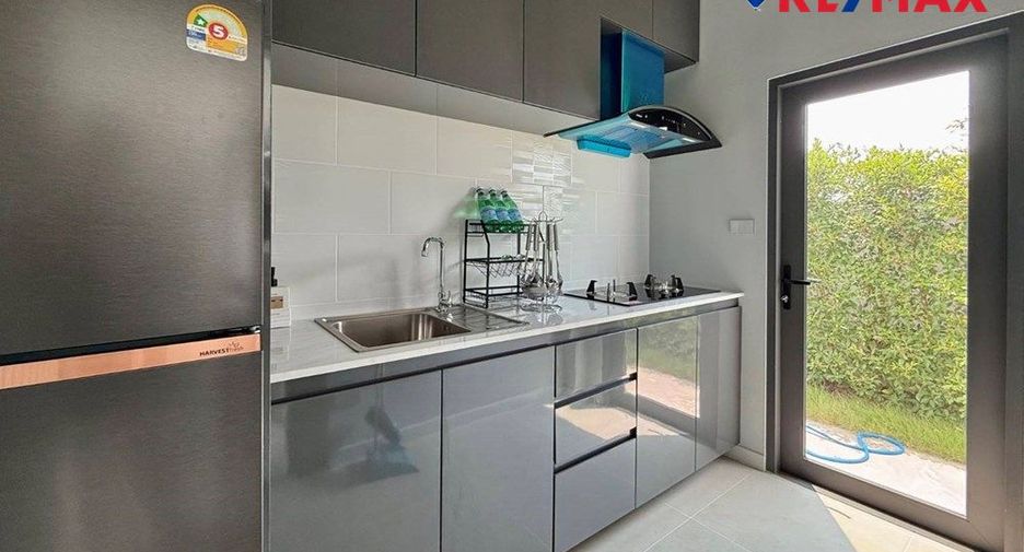 For sale 4 bedrooms house in East Pattaya, Pattaya