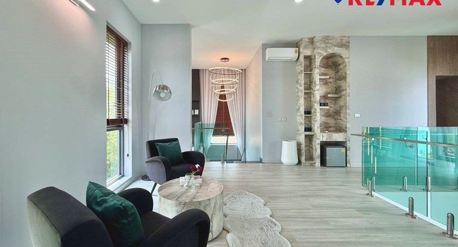 For sale 4 bedrooms house in East Pattaya, Pattaya