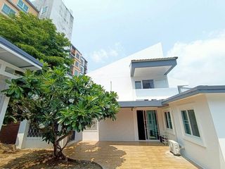 Haus zur Miete mit 6 Zimmer in Mueang Chiang Mai, Chiang Mai