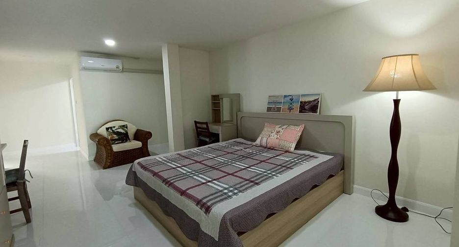 For rent 6 bedrooms house in Mueang Chiang Mai, Chiang Mai