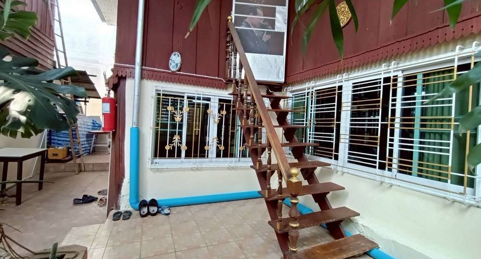 For rent 4 bedrooms house in Mueang Chiang Mai, Chiang Mai