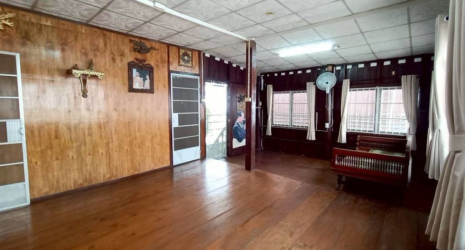 For rent 4 bedrooms house in Mueang Chiang Mai, Chiang Mai