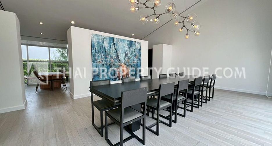 Casa en alquiler de 4 habitaciones en Pak Kret, Nonthaburi